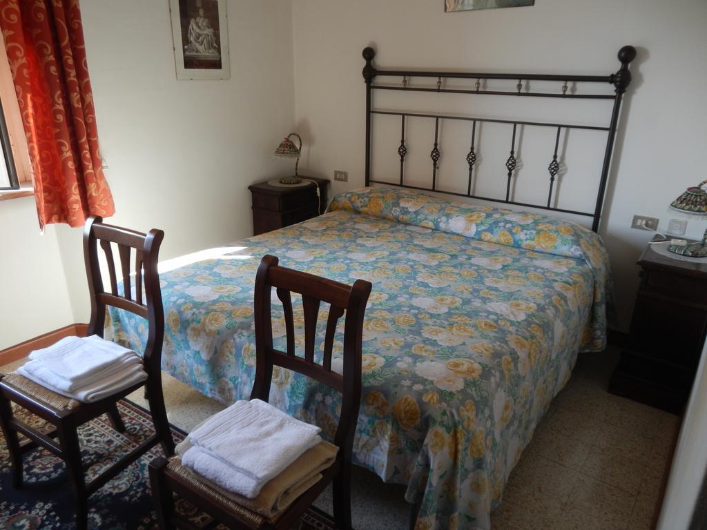 Residence Il Colle Collestrada Oda fotoğraf